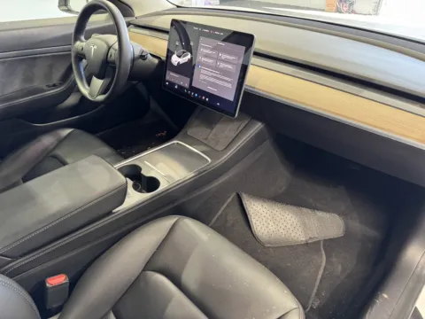 More photos of 2021 Tesla Model 3 Standard Range Plus at Premium Autos - Norco, CA