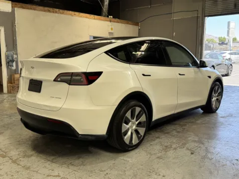 More photos of 2021 Tesla Model Y Long Range at Premium Autos - Norco, CA
