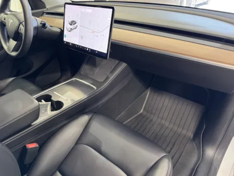 More photos of 2021 Tesla Model Y Long Range at Premium Autos - Norco, CA