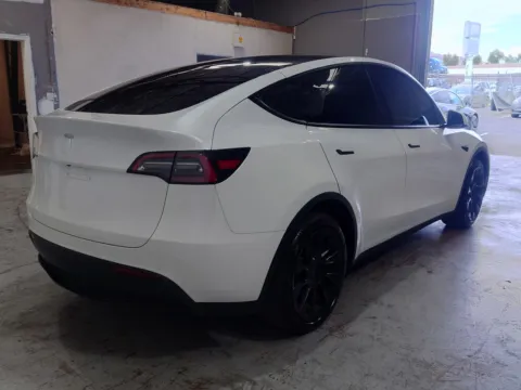 More photos of 2021 Tesla Model Y Long Range at Premium Autos - Norco, CA