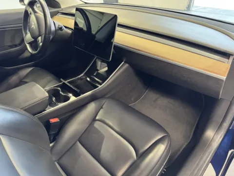 More photos of 2018 Tesla Model 3 at Premium Autos - Norco, CA