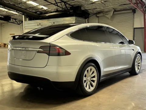 More photos of 2018 Tesla Model X 75d at Premium Autos - Norco, CA