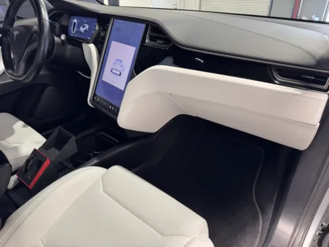 More photos of 2018 Tesla Model X 75d at Premium Autos - Norco, CA