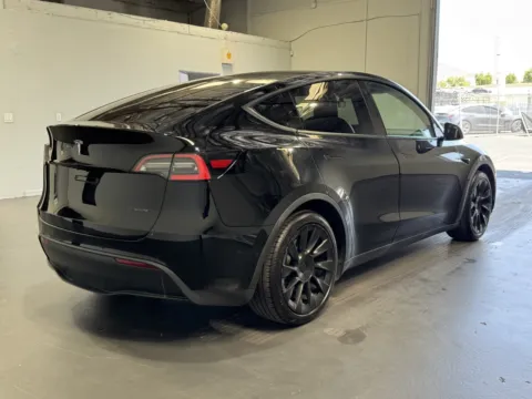 More photos of 2021 Tesla Model Y Long Range at Premium Autos - Norco, CA