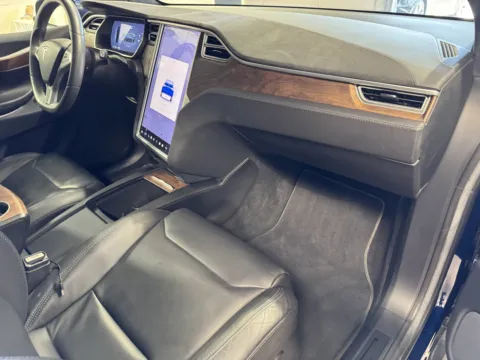 More photos of 2017 Tesla Model X 100D at Premium Autos - Norco, CA