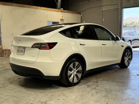 More photos of 2021 Tesla Model Y Long Range at Premium Autos - Norco, CA