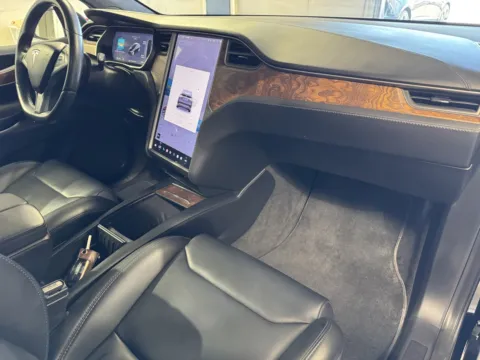 More photos of 2018 Tesla Model X at Premium Autos - Norco, CA