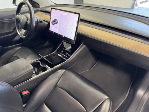 More photos of 2018 Tesla Model 3 at Premium Autos - Norco, CA