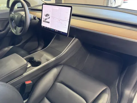 More photos of 2020 Tesla Model Y Long Range at Premium Autos - Norco, CA