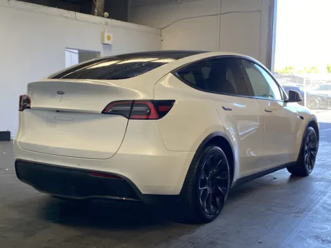More photos of 2021 Tesla Model Y Standard Range at Premium Autos - Norco, CA
