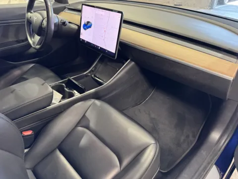 More photos of 2018 Tesla Model 3 at Premium Autos - Norco, CA