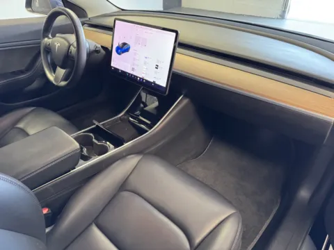 More photos of 2018 Tesla Model 3 LONG RANGE at Premium Autos - Norco, CA