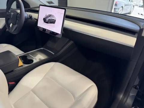 More photos of 2022 Tesla Model Y Long Range at Premium Autos - Norco, CA