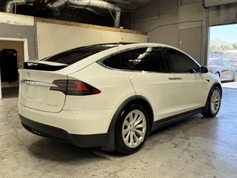 More photos of 2020 Tesla Model X LONGE RANGE at Premium Autos - Norco, CA
