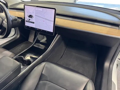 More photos of 2018 Tesla Model 3 at Premium Autos - Norco, CA