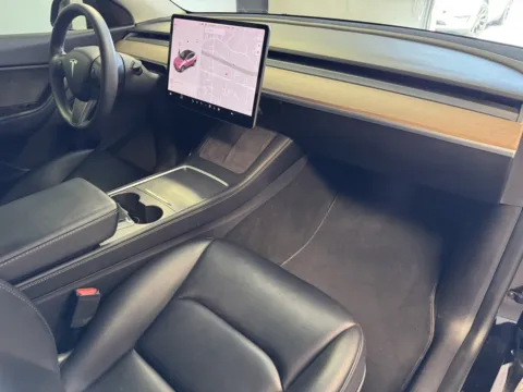 More photos of 2021 Tesla Model Y Long Range at Premium Autos - Norco, CA