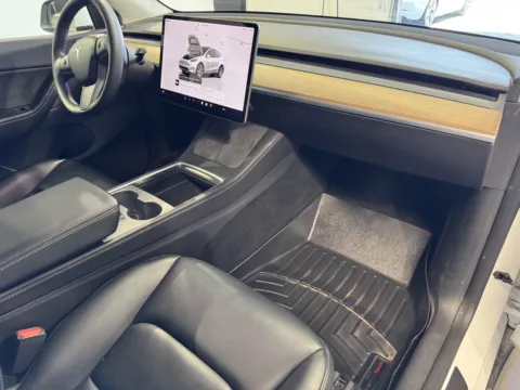 More photos of 2022 Tesla Model Y Long Range at Premium Autos - Norco, CA
