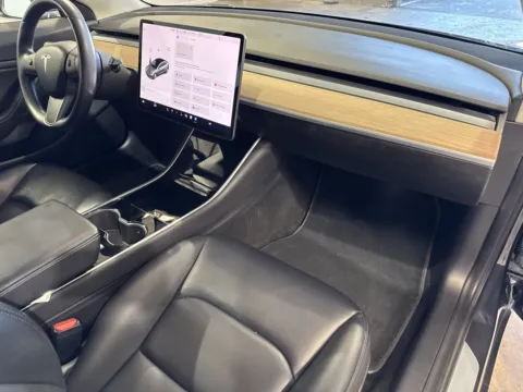 More photos of 2018 Tesla Model 3 at Premium Autos - Norco, CA