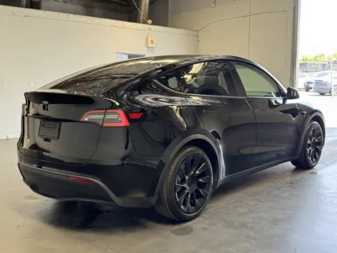 More photos of 2021 Tesla Model Y Standard Range at Premium Autos - Norco, CA
