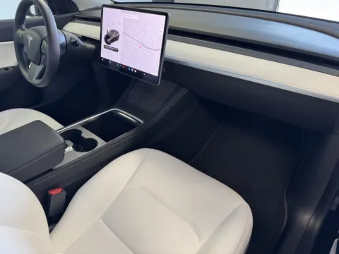 More photos of 2021 Tesla Model Y Standard Range at Premium Autos - Norco, CA