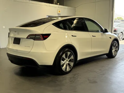 More photos of 2021 Tesla Model Y Long Range at Premium Autos - Norco, CA