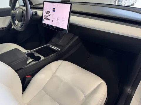 More photos of 2021 Tesla Model Y Long Range at Premium Autos - Norco, CA