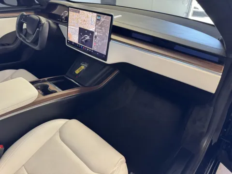 More photos of 2022 Tesla Model S at Premium Autos - Norco, CA