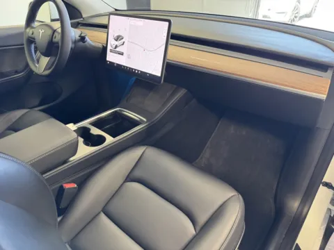 More photos of 2021 Tesla Model Y Long Range at Premium Autos - Norco, CA