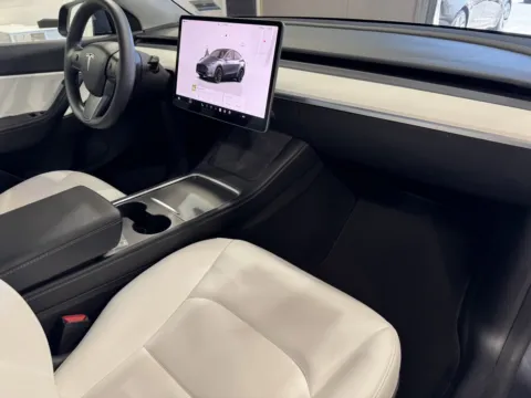 More photos of 2022 Tesla Model Y Performance at Premium Autos - Norco, CA
