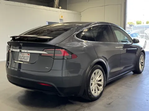 More photos of 2018 Tesla Model X 75D at Premium Autos - Norco, CA