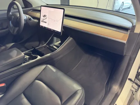 More photos of 2021 Tesla Model Y Long Range at Premium Autos - Norco, CA