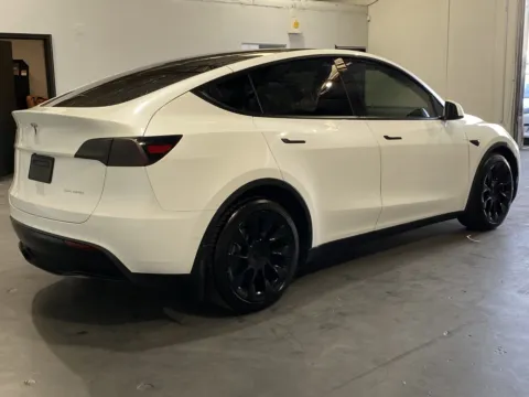 More photos of 2021 Tesla Model Y Long Range at Premium Autos - Norco, CA