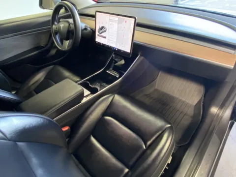 More photos of 2020 Tesla Model 3 at Premium Autos - Norco, CA