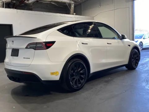More photos of 2022 Tesla Model Y Long Range at Premium Autos - Norco, CA