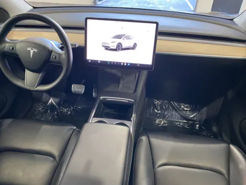 More photos of 2022 Tesla Model Y Long Range at Premium Autos - Norco, CA