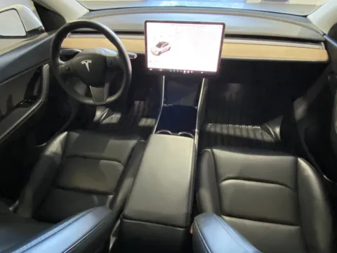 More photos of 2020 Tesla Model Y Long Range at Premium Autos - Norco, CA