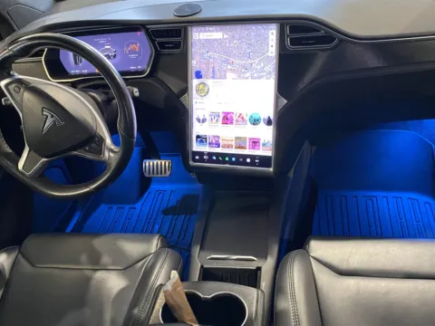 More photos of 2017 Tesla Model X at Premium Autos - Norco, CA