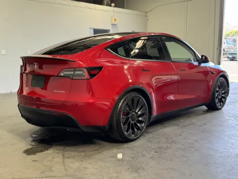 More photos of 2022 Tesla Model Y Performance at Premium Autos - Norco, CA
