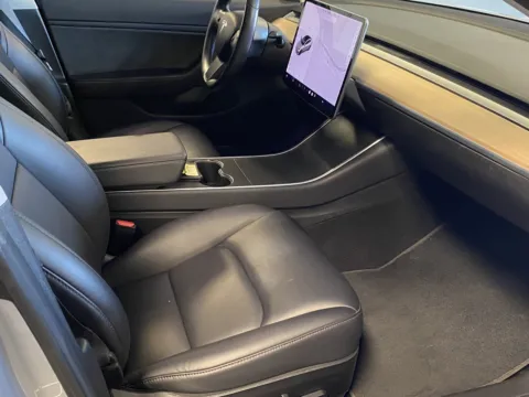 More photos of 2018 Tesla Model 3 Long Range at Premium Autos - Norco, CA