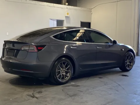 More photos of 2020 Tesla Model 3 STANDARD RANGE PLUS at Premium Autos - Norco, CA