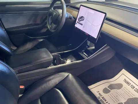 More photos of 2020 Tesla Model 3 STANDARD RANGE PLUS at Premium Autos - Norco, CA