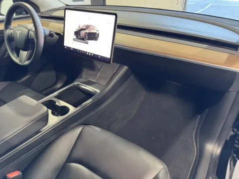 More photos of 2022 Tesla Model Y Performance at Premium Autos - Norco, CA