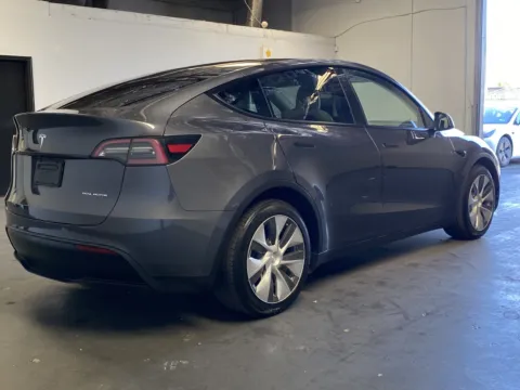 More photos of 2021 Tesla Model Y Long Range at Premium Autos - Norco, CA