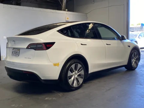 More photos of 2022 Tesla Model Y Long Range at Premium Autos - Norco, CA