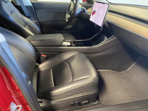 More photos of 2018 Tesla Model 3 at Premium Autos - Norco, CA