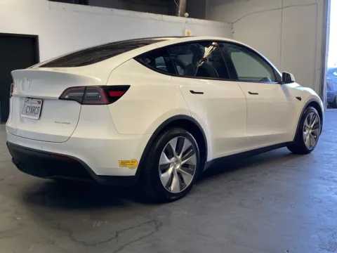 More photos of 2021 Tesla Model Y Long Range at Premium Autos - Norco, CA