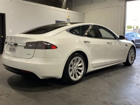 More photos of 2018 Tesla Model S 75D at Premium Autos - Norco, CA