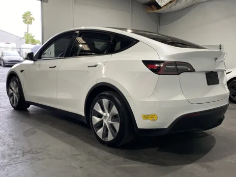 More photos of 2021 Tesla Model Y Long Range at Premium Autos - Norco, CA