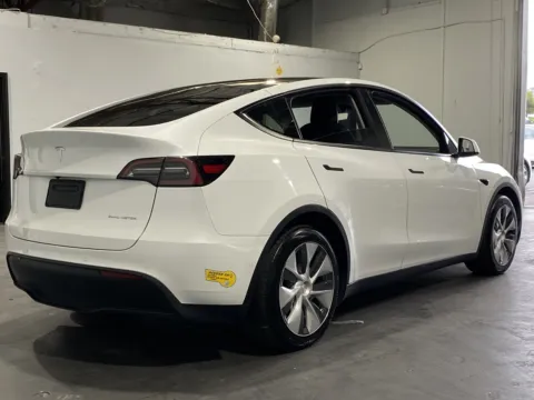 More photos of 2021 Tesla Model Y Long Range at Premium Autos - Norco, CA