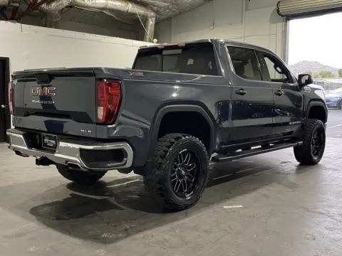 More photos of 2020 GMC Sierra 1500 SLE at Premium Autos - Norco, CA